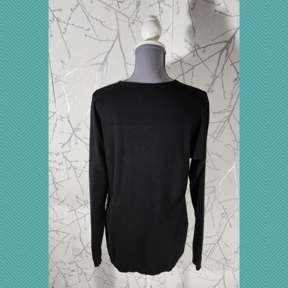 Tocco D'Oro Black Knit Stars Sequin V-Neck Sweater - Picture 4 of 5